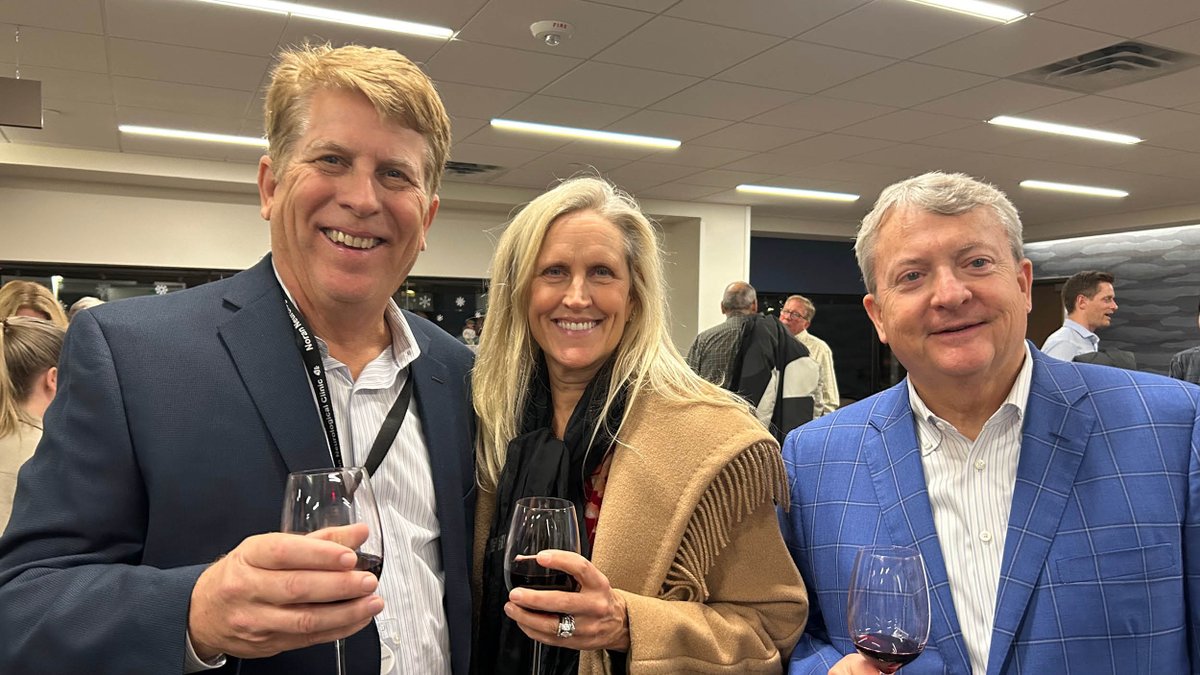 davishre's tweet photo. Very nice to see many of our friends and clients at Noran Neurology’s Open House at their new clinic in Bloomington/Edina.
#DavisDifference https://t.co/tXwncitIqs
