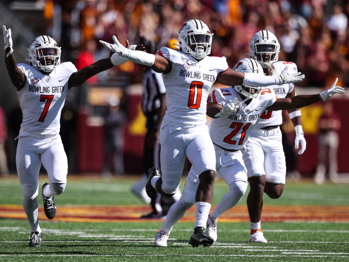 Julius Holly (@juliusholly5) on Twitter photo Thankful to receive an offer from Bowling Green State University🟠🟤 <a href="/CoachCampenni/">Julian Campenni</a> <a href="/BG_Football/">BGSU Football</a> <a href="/AHSFootball/">Alpharetta Raiders Football</a> <a href="/Mhoward38/">Marcus Howard</a> <a href="/JasonKervin/">panthers4theWIN</a> <a href="/KimEarl_Jr/">Robert</a> <a href="/quonmarshall16/">Quon</a> <a href="/AlphaProspects/">Alpharetta Football Prospects</a> <a href="/JeremyO_Johnson/">Jeremy Johnson</a> <a href="/ChadSimmons_/">ChadSimmons</a> <a href="/RustyMansell_/">Rusty Mansell</a> @On3Recruits <a href="/247recruiting/">247Sports Recruiting</a> <a href="/RivalsFriedman/">Adam Friedman</a> Thankful to receive an offer from Bowling Green State University🟠🟤 <a href="/CoachCampenni/">Julian Campenni</a> <a href="/BG_Football/">BGSU Football</a> <a href="/AHSFootball/">Alpharetta Raiders Football</a> <a href="/Mhoward38/">Marcus Howard</a> <a href="/JasonKervin/">panthers4theWIN</a> <a href="/KimEarl_Jr/">Robert</a> <a href="/quonmarshall16/">Quon</a> <a href="/AlphaProspects/">Alpharetta Football Prospects</a> <a href="/JeremyO_Johnson/">Jeremy Johnson</a> <a href="/ChadSimmons_/">ChadSimmons</a> <a href="/RustyMansell_/">Rusty Mansell</a> @On3Recruits <a href="/247recruiting/">247Sports Recruiting</a> <a href="/RivalsFriedman/">Adam Friedman</a>