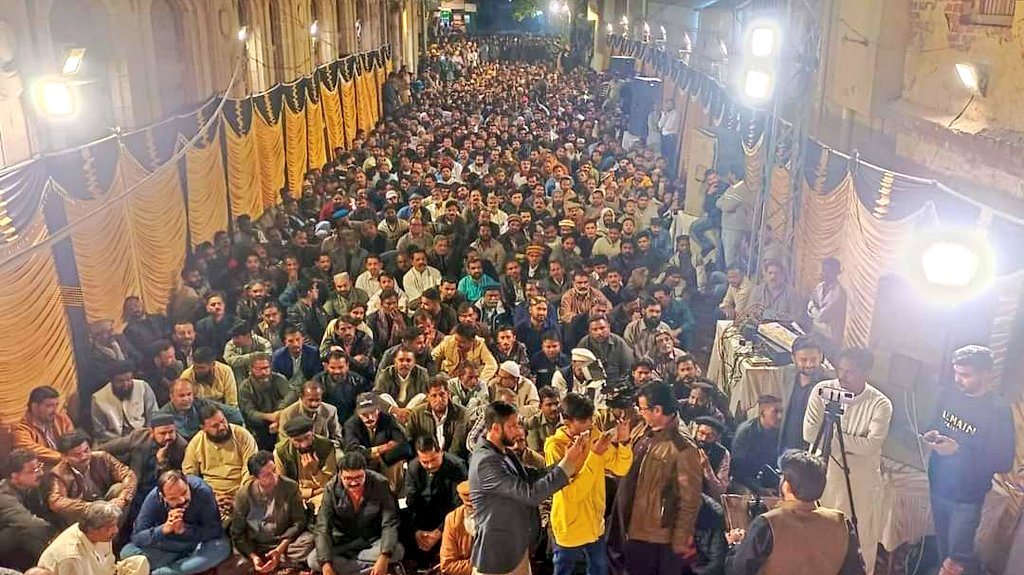 nibras_zafar's tweet photo. مورخہ 10 دسمبر بروز اتوار
اجلاس برائے تنظیم نو 

متحدہ قومی موومنٹ پاکستان ڈسٹرکٹ حیدرآباد پر یوسیز کی تنظیم نو کا اجلاس منعقد کیا گیا

ڈپٹی کنوینیر عبدالوسیم بھائی، اراکین رابطہ کمیٹی سید سہیل مشہدی بھائی،شبیر قائم خانی بھائی، سید وسیم حسین بھائی، دلاور قریشی  بھائی نے سندھ تنظیمی کمیٹی کے جوائنٹ انچارجز محمد علی شاہ بھائی، ساجد خانزادہ بھائی، اراکین حق نواز بھائی، شفیق بھائی کے ہمراہ ڈسٹرکٹ حیدرآباد کی یوسیز کی تنظیم نو کے اجلاس میں شرکت کی، کارکنان سے خطاب کیا اور یو سی سیٹ آپ اناؤنس کئیے۔
@2mushadi 
#MQMPakistan