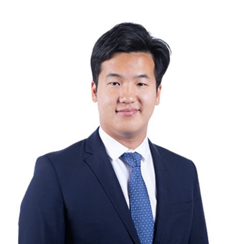 ElliottSchoolGW's tweet photo. Congratulations to Ziye Zhang, Elliott Class of 2025, on becoming a Schwarzman Scholar! Zhang will receive the opportunity to attend a one-year, fully-funded master’s degree program in global affairs in Beijing, China. We’re so #ElliottProud! https://t.co/aXQCO0UA6P