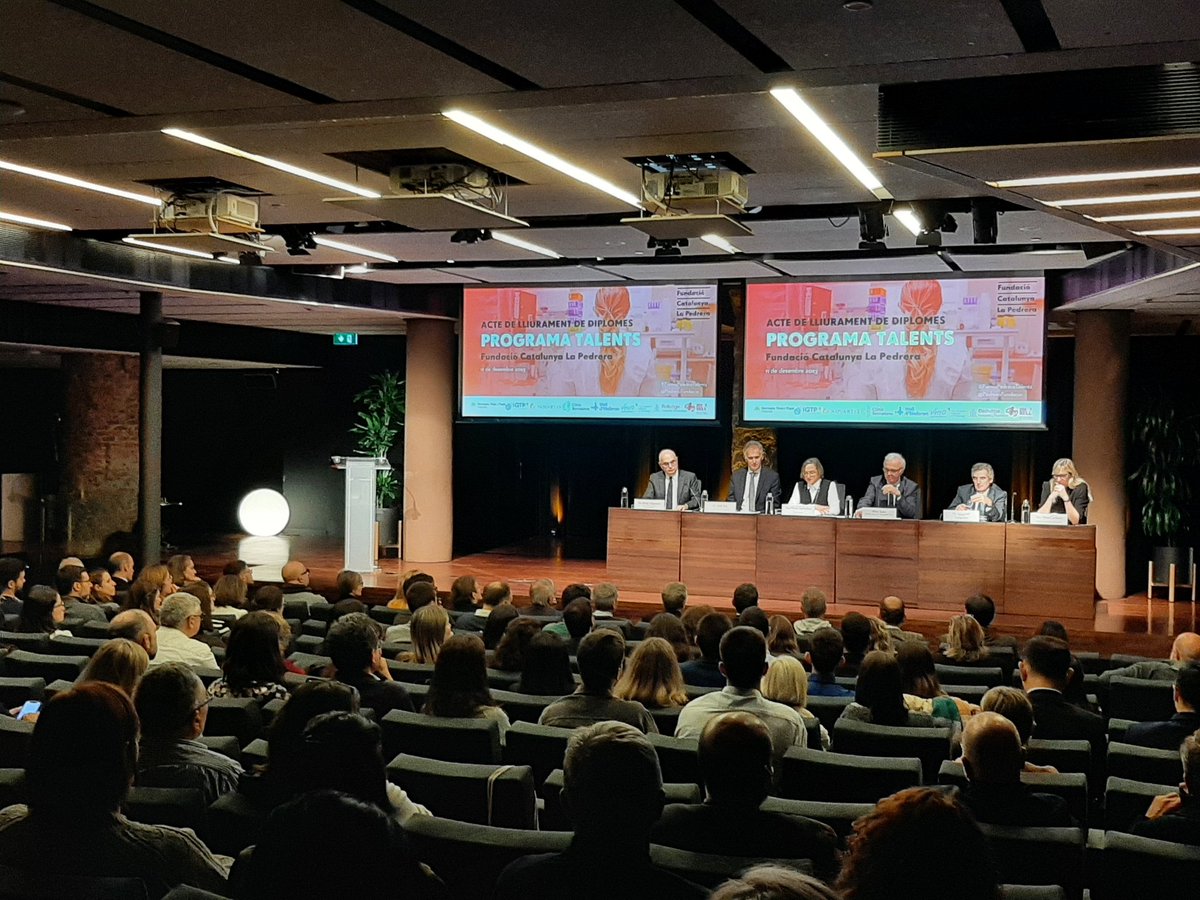 margotppol's tweet photo. A l'acte de lliurament de la 11a i 12a edició dels Ajuts TALENTS de la @PedreraFundacio als hospitals @hgermanstrias , @hospitalclinic , @vhio i @hbellvitge 
#PremisPedreraTalents https://t.co/tpxVK45Fvx