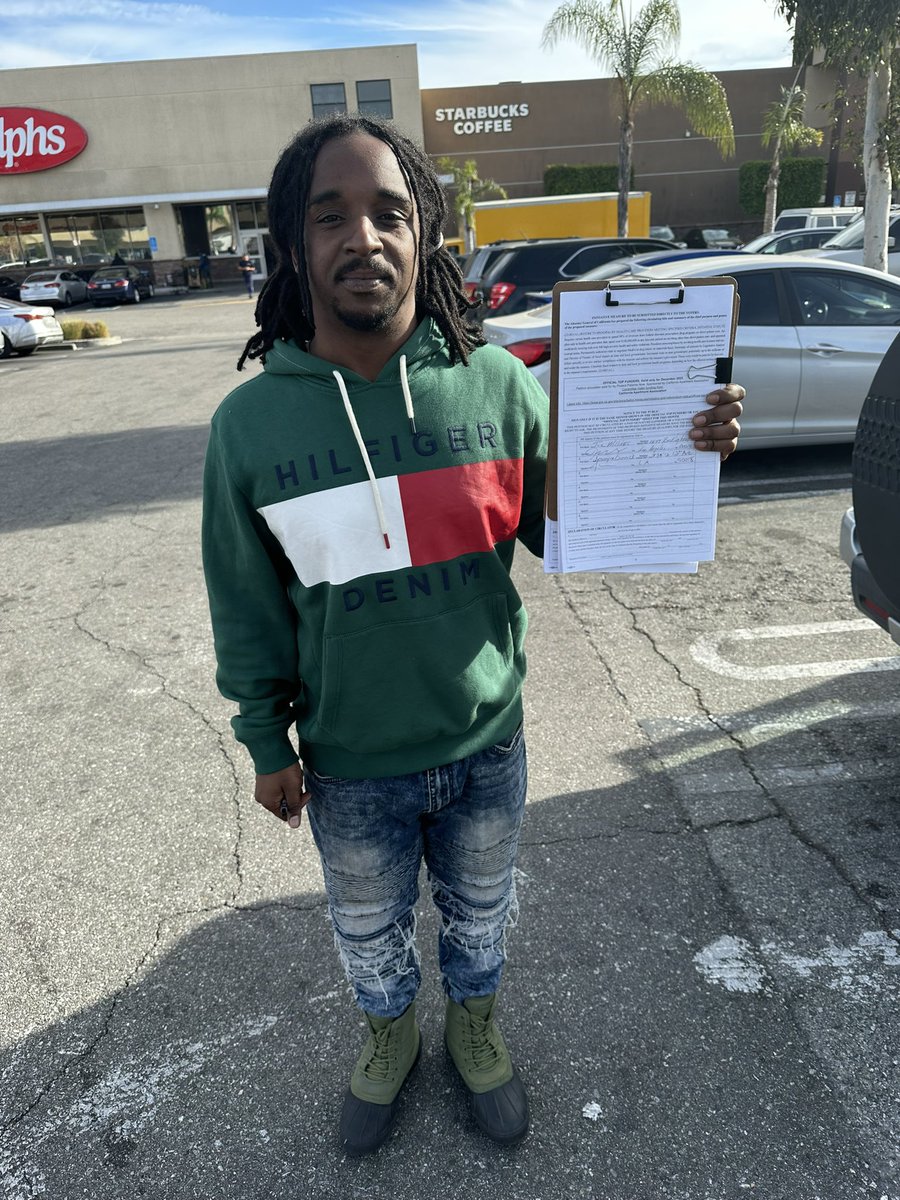 I try to do AT LEAST one good deed a day. Imma start off today by saying to my LA fam near Ralph’s at Pico & San Vicente—please sign the petitions that the young people are carrying. They get paid by the valid signature and they are out there working instead of committing smash…