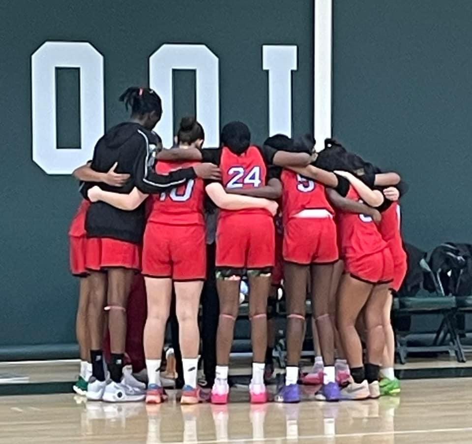 🏀 Together we can do anything... #DembuscheGirls embracing the basketball life! 💪 #TeamSpirit #BasketballFamily