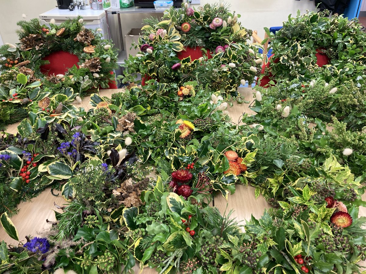 Happiness is….. seeing the immense creativity of our service users at a wreath making session we ran today at New Leaf Vocational Rehabilitation Service. Can you believe they were all novices?⁦@DPT_NHS⁩