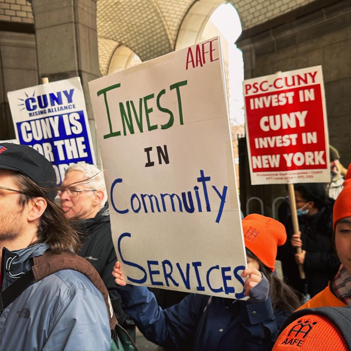 CUNY students and @psc_cuny  joined the rally against the @NYCMayor and the destructive budget cuts targeting the city’s most vital community services, education, composting, parks, libraries, childcare- everything that makes the city livable for working people ❤️‍🩹 #carenotcuts