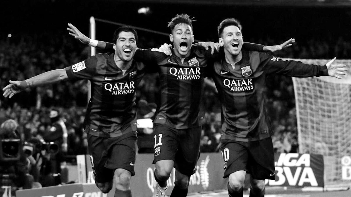 2015:

-Vas al colegio y no haces absolutamente nada

-Sales del colegio y te vas al parque a jugar unas pachangas

-Al llegar a casa juegas al Black Ops 3

-Por la noche ves como tu equipo se folla a media Europa 

Eres feliz