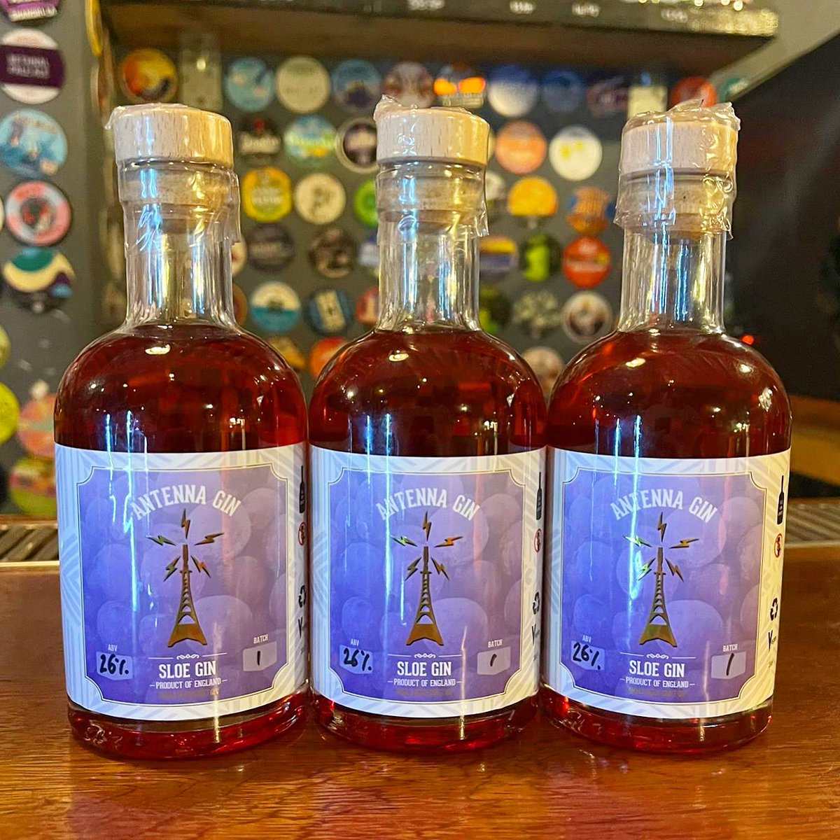 Our NEW Antenna Sloe Gin is now available with our new and improved labels, so happy they’ve arrived in time for #Xmas! We’re super happy with our latest gin, so come and nab a bottle now at @CraftCourage 🍸 #AntennaGin #CraftAndCourage #GinJourney #CraftGin #CrystalPalace #SE19