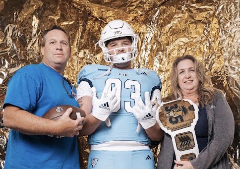 gus__2003's tweet photo. Thank You @FIUFootball  for the official visit! 
@FIUFootball 
@_CoachFive https://t.co/YWmffS1iFP