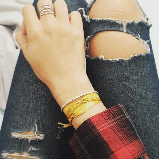 SillyShiny's tweet image. Wrap your wrist in diamond delight Cuff Bangle Diamond Bracelet 
Order here sillyshiny.com/products/cuff-…
#BraceletEnvy #DiamondBracelet