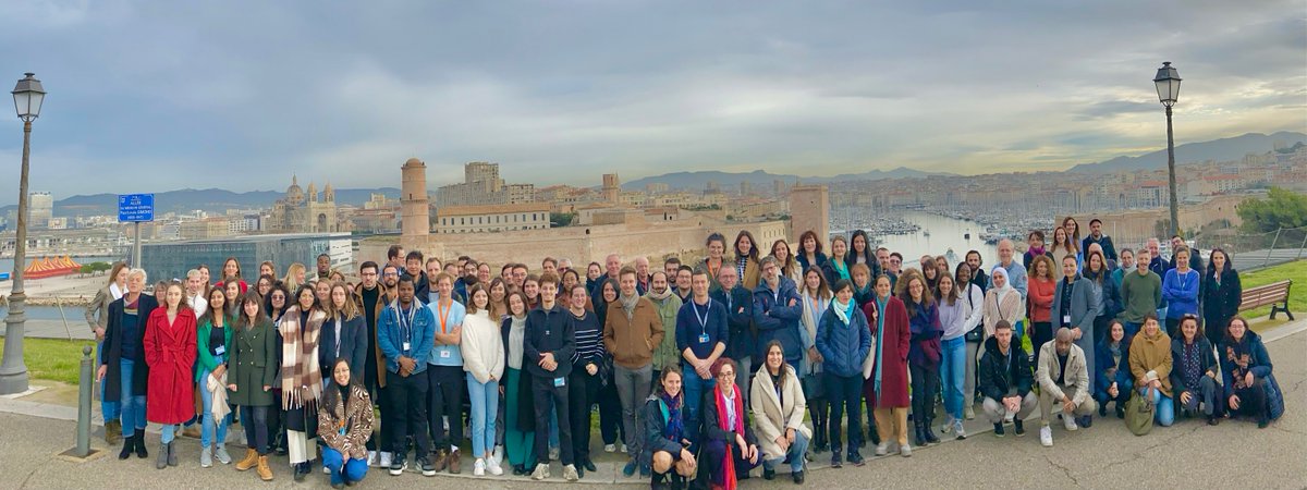 Today we had the @CIML_Immunology scientific retreat in Marseille. Plenty of talks from students, post-docs and researchers, highlighting collaborative projects. Closing up with two debates: - Brain vs Gut: who is driving who? - Innate vs Adaptive: who is the best for memory?