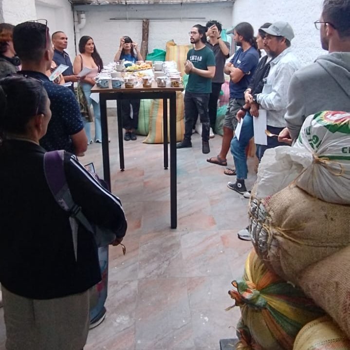 🌿☕ Committed to supporting coffee producers in La Sierra, a marginalized neighborhood in Medellin.🇨🇴 

In collaboration with ENGIM, on December 5th, we visited Vibras Company, witnessing the entire coffee process from roasting to tasting. ☕🌍