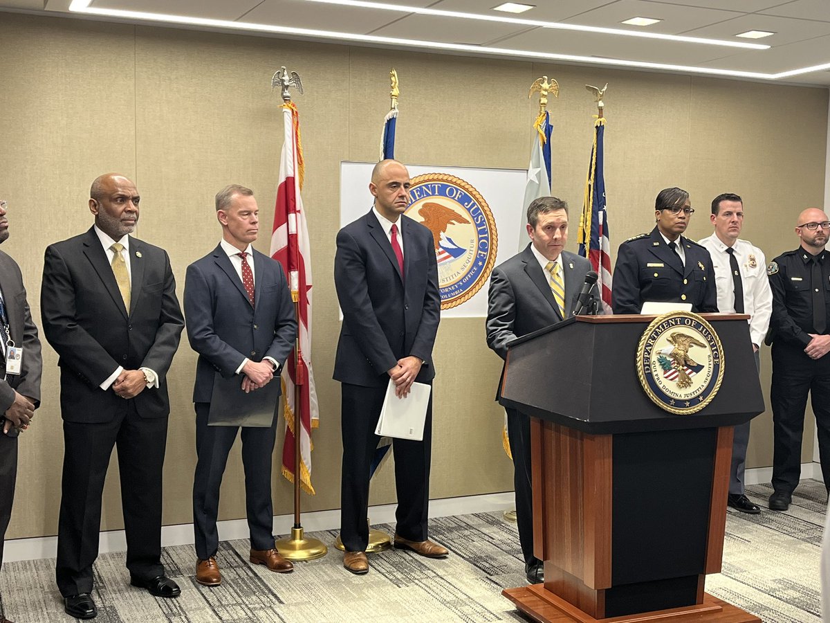 We stand with our law enforcement partners today as suspected members of major car jacking and armed robbery conspiracy are indicted and arrested on multiple federal charges. @USAO_DC @FBIWFO @USMarshalsHQ @PGPDNews @HyattsvillePD #ATF #StopGunTrafficking