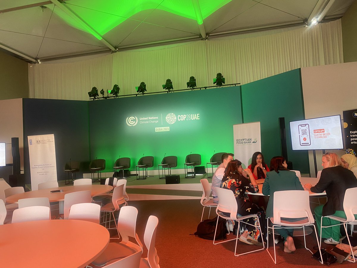 abdelwahab_engy's tweet image. Successful @COP28_UAE side event for our @UNDPAccLabs of @UNDPEgypt , where, W @EgyFoodBank,  we held a workshop with the objective of capacity building for stakeholders on importance of promoting women in energy using #futuresliteracylab