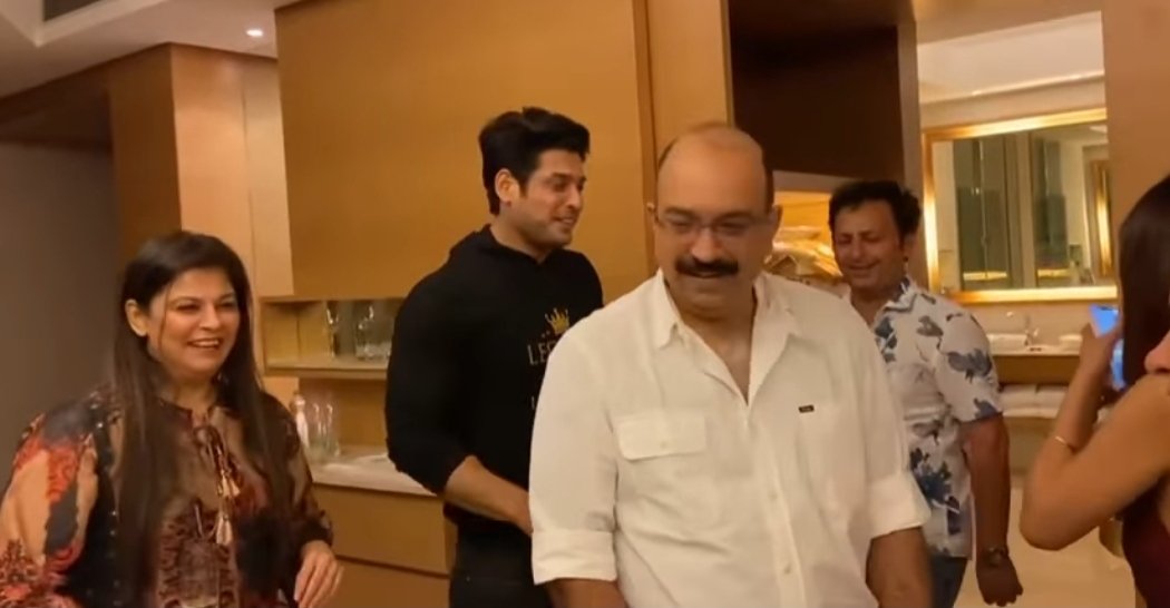 DarkesttttStorm's tweet photo. Dear Sid,
You were an angel sent by Jesus not just to Shukla Family but to everyone around you. Thanku for teaching us to be thankful for the life we are living.People like u are blessing in disguise. You were truly an epitome of light in our dark times,Sid!

#HBDSidharthShukla https://t.co/m51rrNuttf