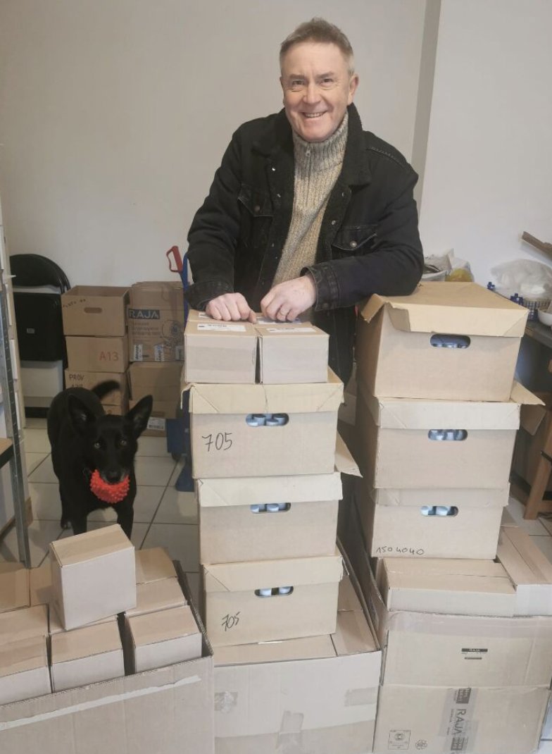 FunEthic's tweet image. La fin de l’année est toujours une période dense, on l’attend avec impatience 😍 Tout le monde est sur le pont pour répondre à la demande. La comm, la logistique, les approvisionnements 🐾. La satisfaction client n’a pas de prix !