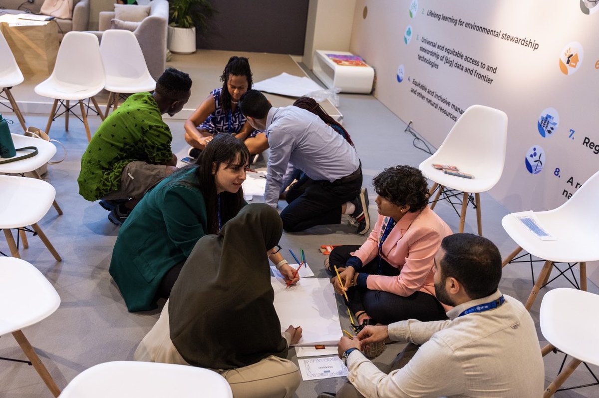 abdelwahab_engy's tweet image. Successful @COP28_UAE side event for our @UNDPAccLabs of @UNDPEgypt , where we conducted capacity building workshop for the youth on value of natural resources using #futuresliteracylab, powered by VR experience, drawing, music &amp;amp; storytelling.