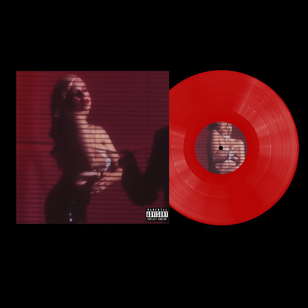Slayyyter HQ on X: A STARFUCKER (DELUXE) CUSTOM VINYL PRESSED ON  RHINESTONE HEART MADE BY ME FEATURING SONGS LIKE JAMES DEAN, MAKE UP, AND  STARFUCKER ♥‿♥ *vinyl is a mockup, not real