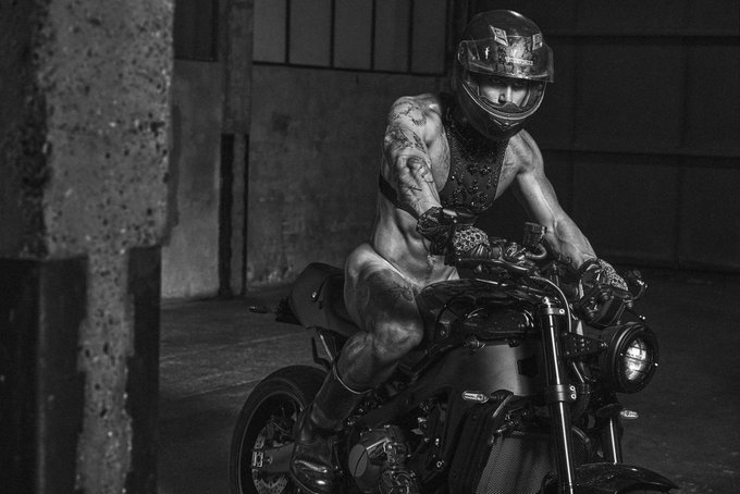New editorial for doingbird mag relaunch issue 19 shot by the most brilliant @marianovivanco 🏍️🖤 https://t