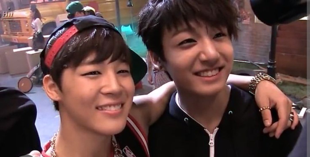 123MFG's tweet image. Buddy Enlistment: se inscriben juntos y aceptan trabajar unidos en  maniobras, simulacros, estudios y entrenamiento en  los 18 meses. El acompañante es una persona que generará en el otro la motivación, el temple y el ánimo de ser el mejor. El JIKOOK se eligió mutuamente🐰🐥