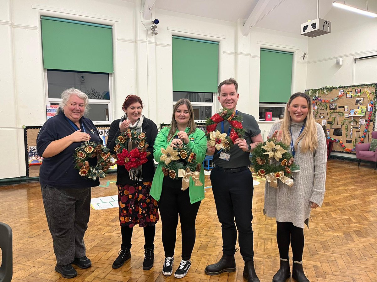 Sometimes you just need to make time to craft! Thanks to all staff taking part in our wreath-making workshop, you made some beautiful Christmas crafts 🍊🌟#staffwellbeing #ldst #MentalHealthMatters @parishschool1