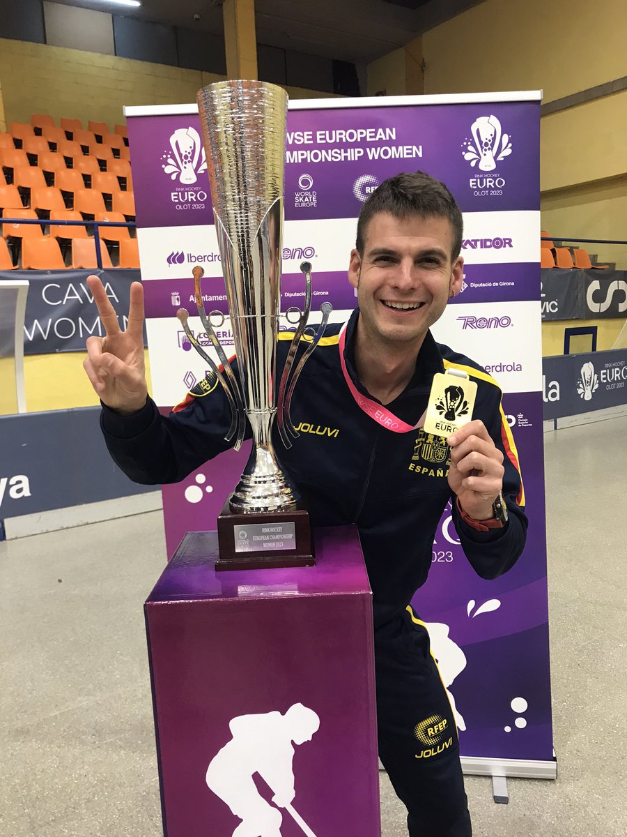 CAMPIONES D’EUROPA 🏆🥇

El que hauria de ser excepcional ho convertiu en habitual, i això us fa extraordinàries!

Quan treballes amb elles, ho entens tot 😌

📸 David Valiente (<a href="/FedPatinaje/">RFEPatinaje</a>)