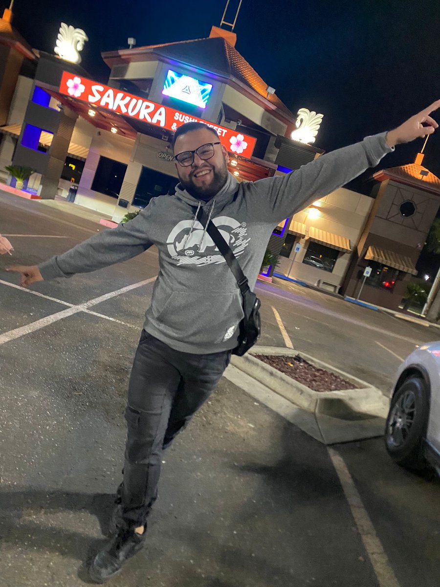 Que te parece si hoy leemos?📖.. Que te parece si hoy bailamos?🕺.. Que te parece si hoy escuchamos música?🎶.. Que te parece si hoy amamos?🖤.. Que te parece si hoy simplemente vivimos?🫶
#fypシviral #psicoterapeuta #Parati #psicólogo #leer #baila #amar #music #vivir #Motivacion