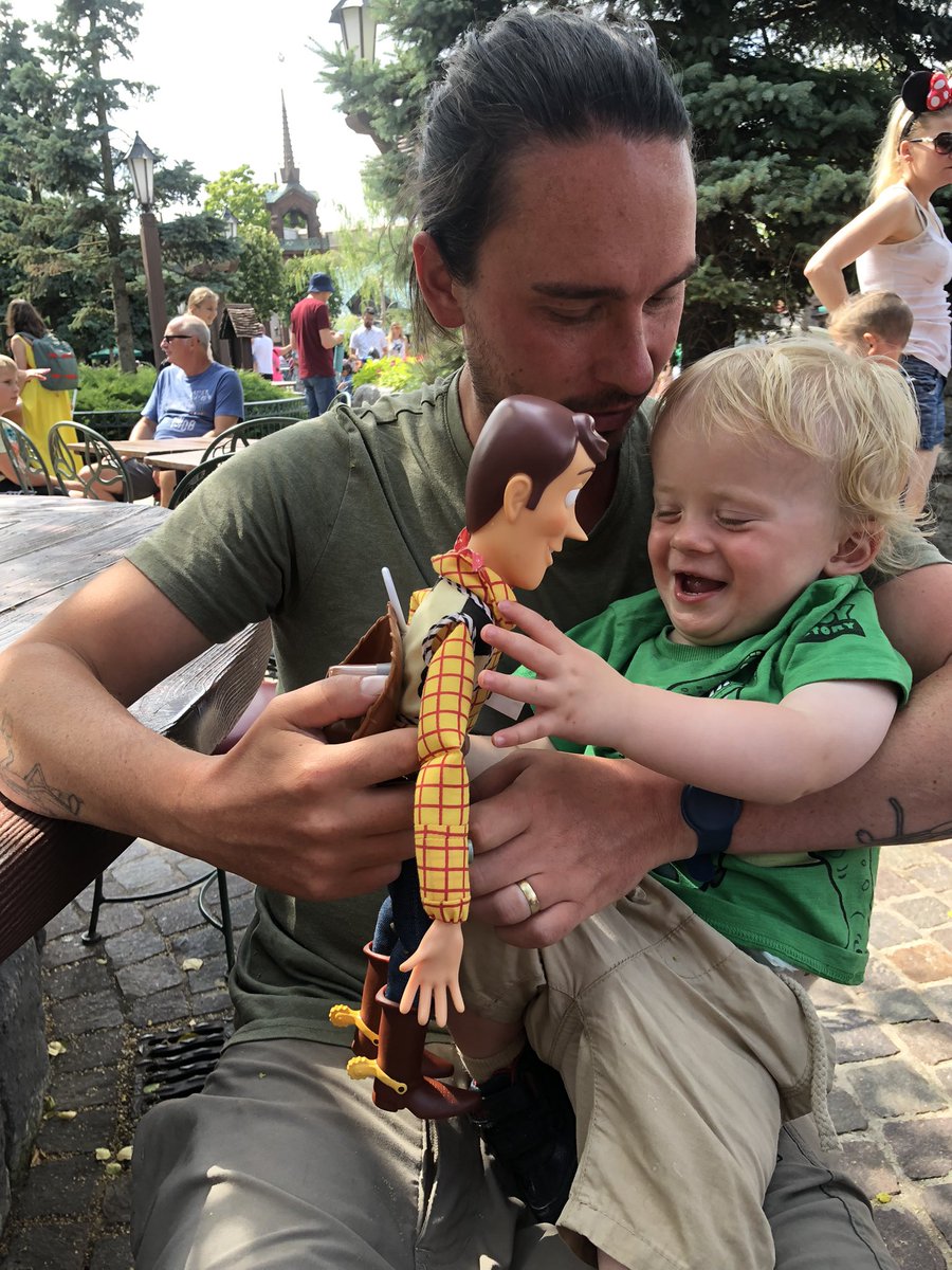 theDLPDarling's tweet photo. Woody did indeed have a good day @DisneylandParis https://t.co/y7rn6UEM3D