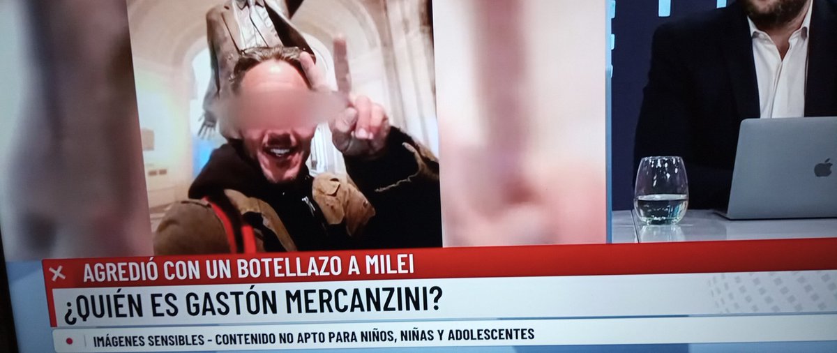 hachejotamr's tweet photo. Ya individualizaron y ordenaron la detención del kirchnerista que le tiró un #Botellazo a #Milei e hirió en la cabeza a uno de sus custodias.
Se llama Gastón Mercanzini.
Tiene antecedentes penales.
La historia está en LN+. Voy a buscar el link. https://t.co/SpxW9d7ey6