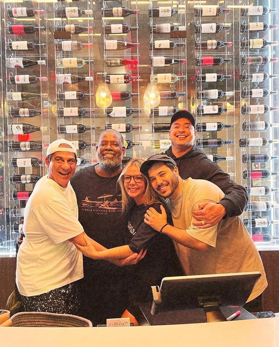 br77steakhouse's tweet photo. 🫶Join us for a memorable night. 

☎ (321) 900-4377
📍 3228 Margaritaville Blvd, Kissimmee, FL 34747

#br77 #br77braziliansteakhouse #steakhouse #brazilian #kissimmee #kissimmeeflorida #florida #margaritaville #orlando #orlandofl #visitflorida #visitorlando #friends #night https://t.co/M2A7BV7fIS