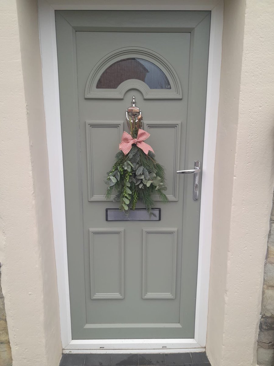 Wreaths not your thing? Try a swag! This lovely design is by Sam and modelled on her very own front door. Love it! #doorwreath #doorswag #christmasswag #christmaswreath #christmas2023 #naturalchristmas #naturalchristmasdecor #christmasstyle #christmasiscoming #christmascountdown