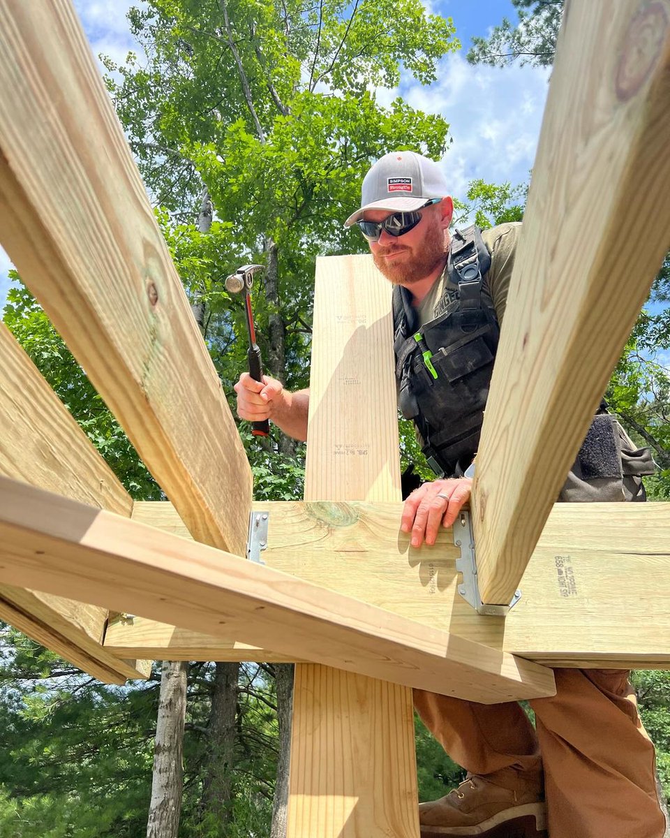CrescentTools's tweet photo. Bring the hammer down on your job site with our demo-ready 20oz Steel General Purpose Hammer. 💥 🔨 #CrescentTools | https://t.co/Q2ebU8cdtd
📸: @gingerwoodworks/IG @renovationhunters/IG https://t.co/ZbBExT2KzE