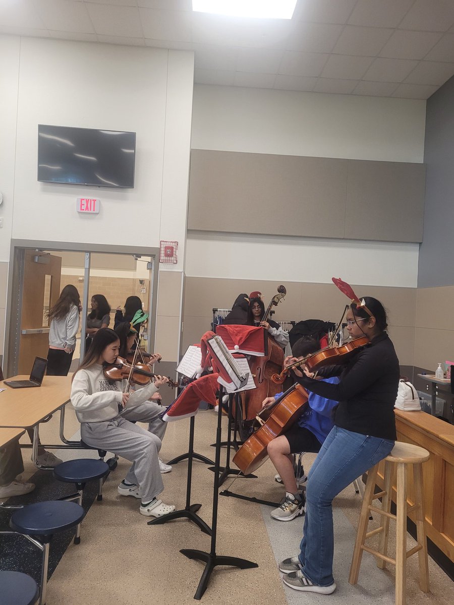 Orchestra students <a href="/PearsonRanchMS/">Pearson Ranch MS</a> providing entertainment during lunch. <a href="/clopez122008/">Clarissa Lopez </a> <a href="/MrsCollins1787/">Monica Collins</a> <a href="/myam2/">Dr. Mya Mercer</a>