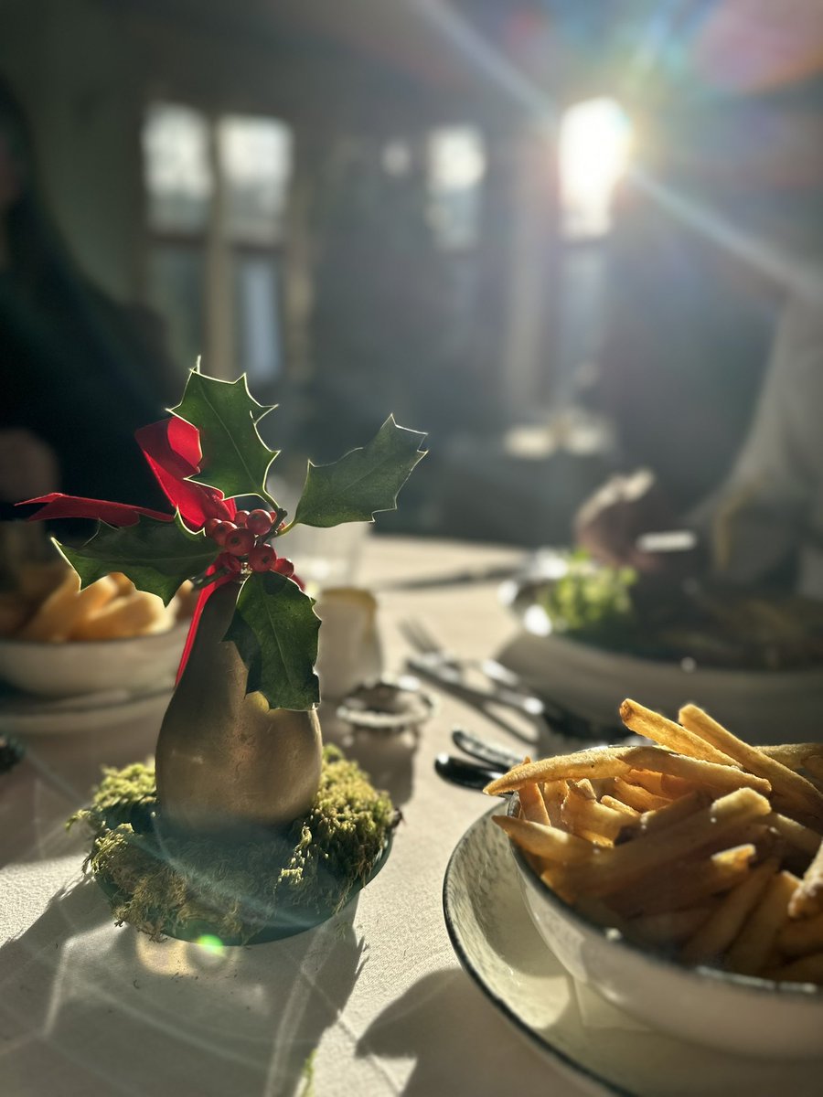 We had an amazing time recently, taking customers on an adventure to showcase the Cayenne’s off road ability, followed by lunch at the beautiful Palé Hall hotel. Check out a full video recap on our YouTube channel! 🚗🗻