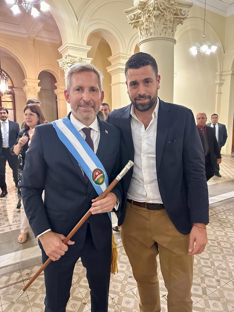 Lucas Delfino (@delfinolucasok) on Twitter photo Acompañé a mi amigo <a href="/frigeriorogelio/">Rogelio Frigerio</a> a la asunción como Gobernador de Entre Ríos. Sin dudas hoy su querida provincia empieza un proceso de transformación, integración y desarrollo conducido por uno de los mejores políticos de la Argentina.
Conocí a Rogelio hace muchos años, Acompañé a mi amigo <a href="/frigeriorogelio/">Rogelio Frigerio</a> a la asunción como Gobernador de Entre Ríos. Sin dudas hoy su querida provincia empieza un proceso de transformación, integración y desarrollo conducido por uno de los mejores políticos de la Argentina.
Conocí a Rogelio hace muchos años,