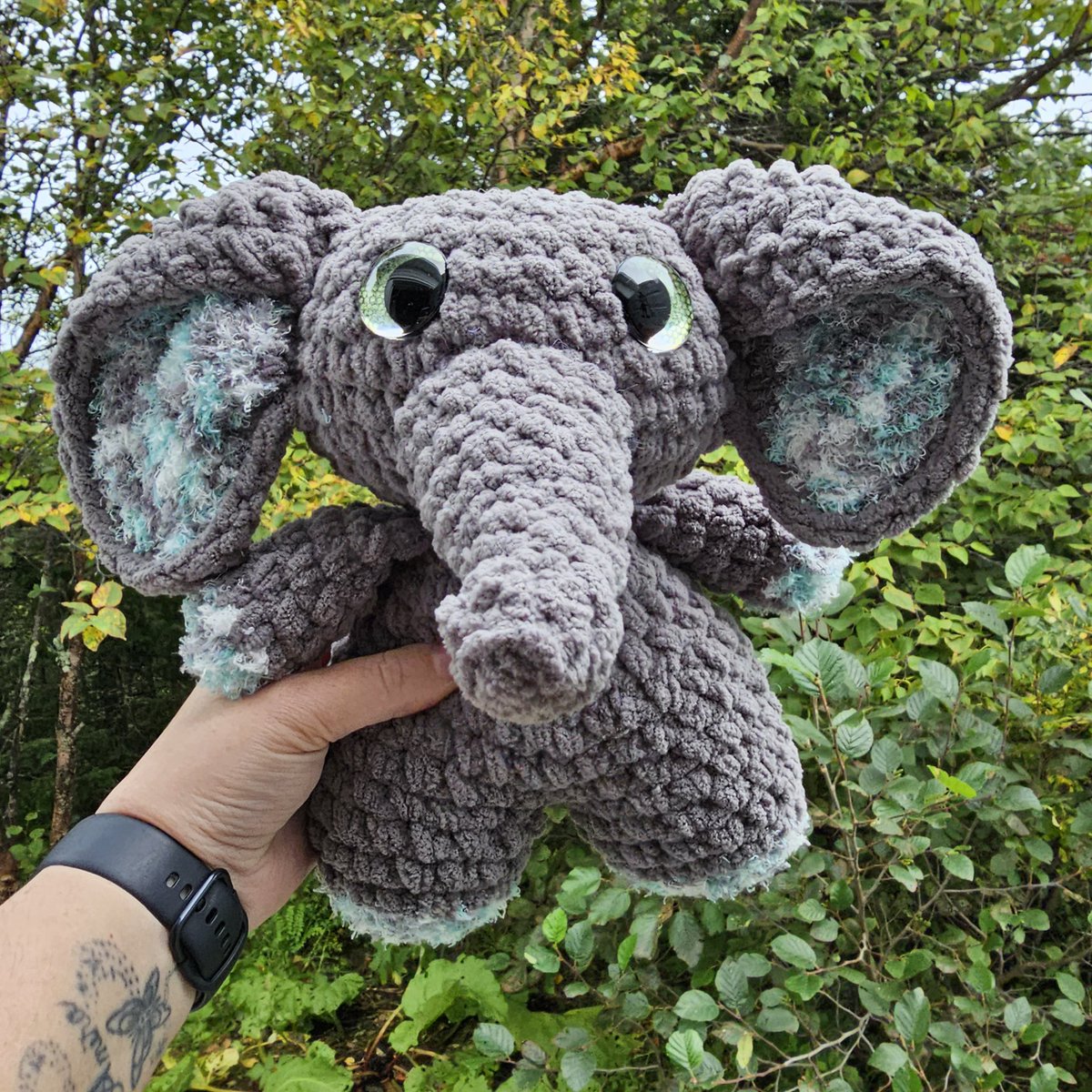One more elephant, this time with some soft, fuzzy accents
#elephant #crochetelephant #crochet #crocheter #crochetstuffedanimals #handmade #handmadeisbest #supporthandmade #shopsmall #marketprep #makersgonnamake #amigurumi #yarnlife  #bernatblanketyarn #bernatpipsqueak