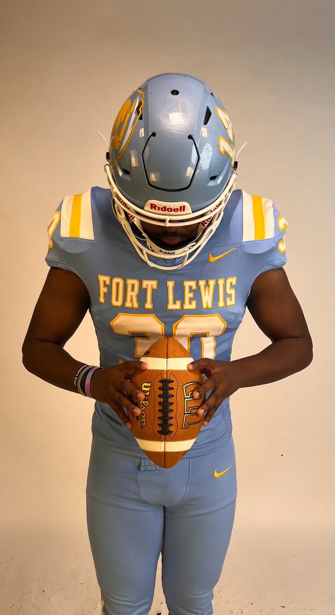 Lots of fun on my Official Visit to @FLCFootball Appreciate the hospitality and meeting with the coaches, team & staff. @FLCCoach_Grinde @FLCCoach_Cox @CoachDeMartini @TheCoach7Bible @Coach_SBrown @PeakCity_CO @PrepRedzoneCO @FFCHSAthletics @ffchsfootball @Coach_JNovotny