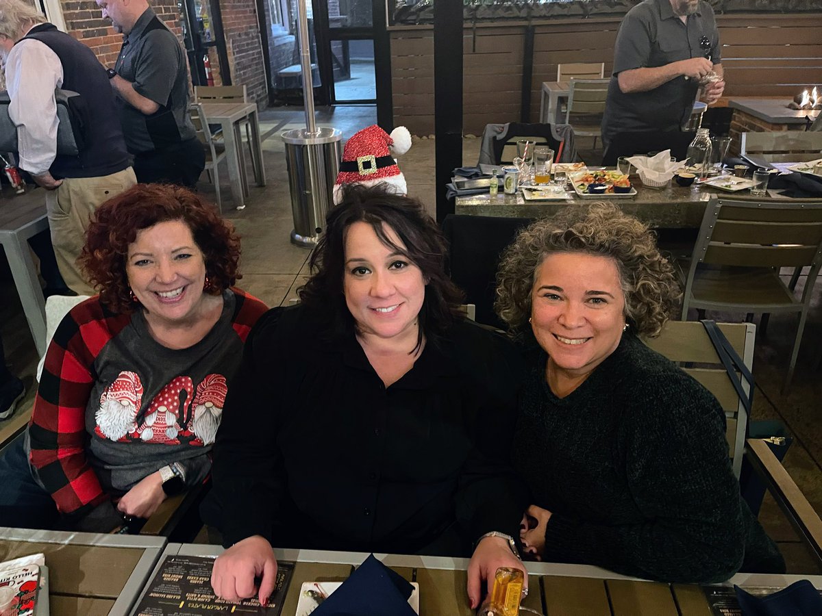 JLago16's tweet image. We work hard and love harder! @SouthProvSchool we’re truly family 💚❤️ Today we enjoyed Festive Hat Day and later celebrated the holidays at Emmet’s Social Table #phoenixfamily @SteveCampbellnc @DiazTeaching @UCPSNC @kevinplue