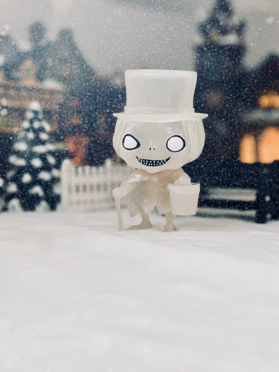 jsmithdigital's tweet photo. Just like a ghost I’m starting to materialize. Took a much needed break and am hopefully back with some fun Disney toy photography.
@originalfunko #funkophotoadaychallenge #fotw #funkofunaticoftheweek #letitsnow #funkophotoadaychallenge #hatboxghost #hauntedmansion https://t.co/5ZNwHGNAve