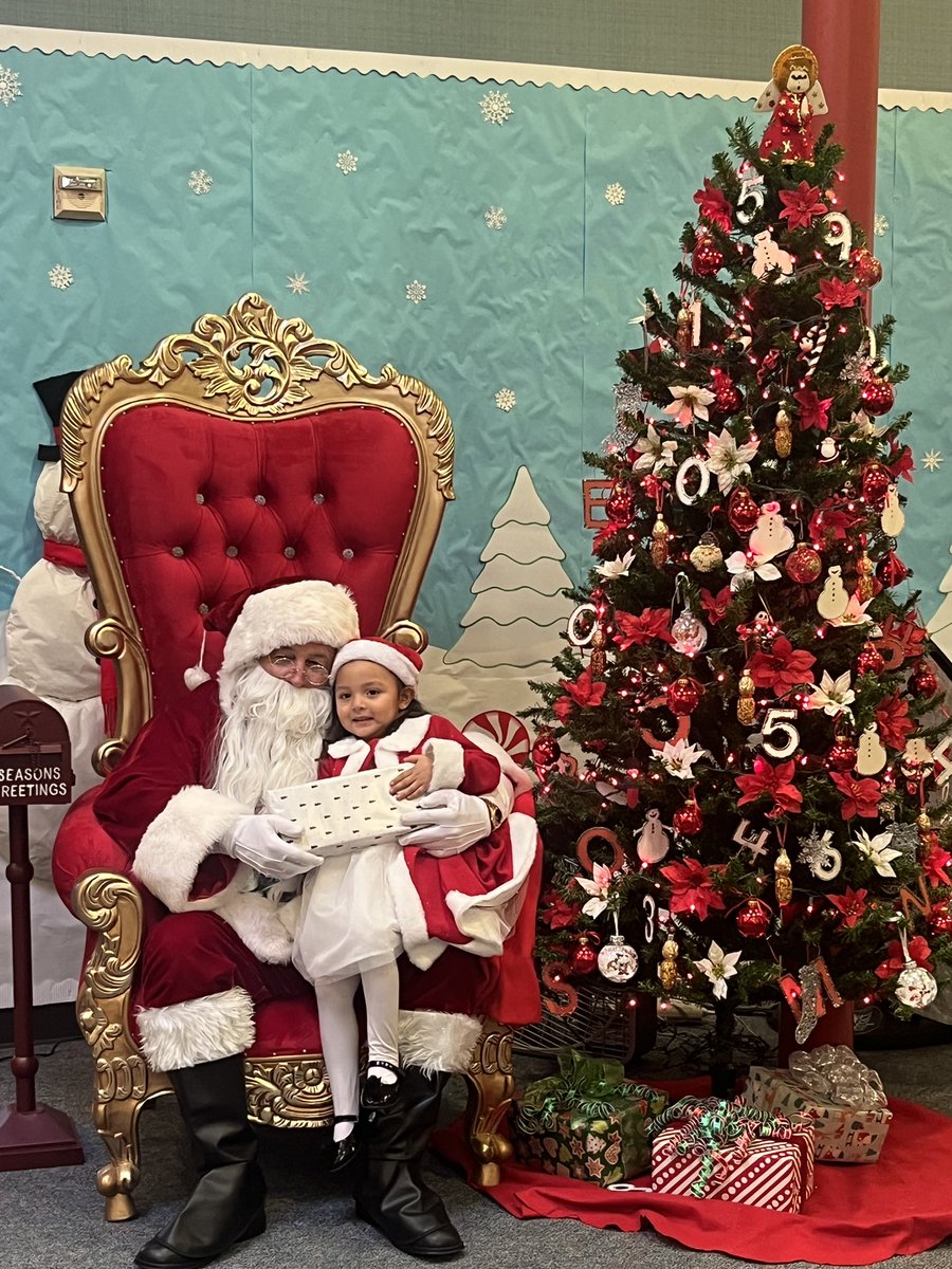 Panda Path PK (@pandapathpk) on Twitter photo SEITEL really brought happiness and smiles to our students by bringing Santa and beautiful holiday gifts for each student! <a href="/Seitelinc/">Seitel</a> <a href="/SBISD/">Spring Branch ISD</a> <a href="/SbisdPreK/">SBISD PreK & Early Childhood</a> SEITEL really brought happiness and smiles to our students by bringing Santa and beautiful holiday gifts for each student! <a href="/Seitelinc/">Seitel</a> <a href="/SBISD/">Spring Branch ISD</a> <a href="/SbisdPreK/">SBISD PreK & Early Childhood</a>