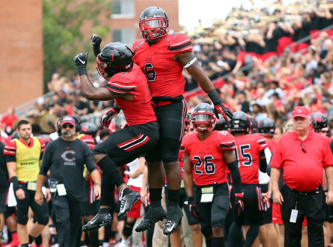 Blessed to receive my 1st offer from University of Central Missouri #AGTG #GoMules @ByronGettis @OTHSFBDC @OFallonFootball @Sfranklin58