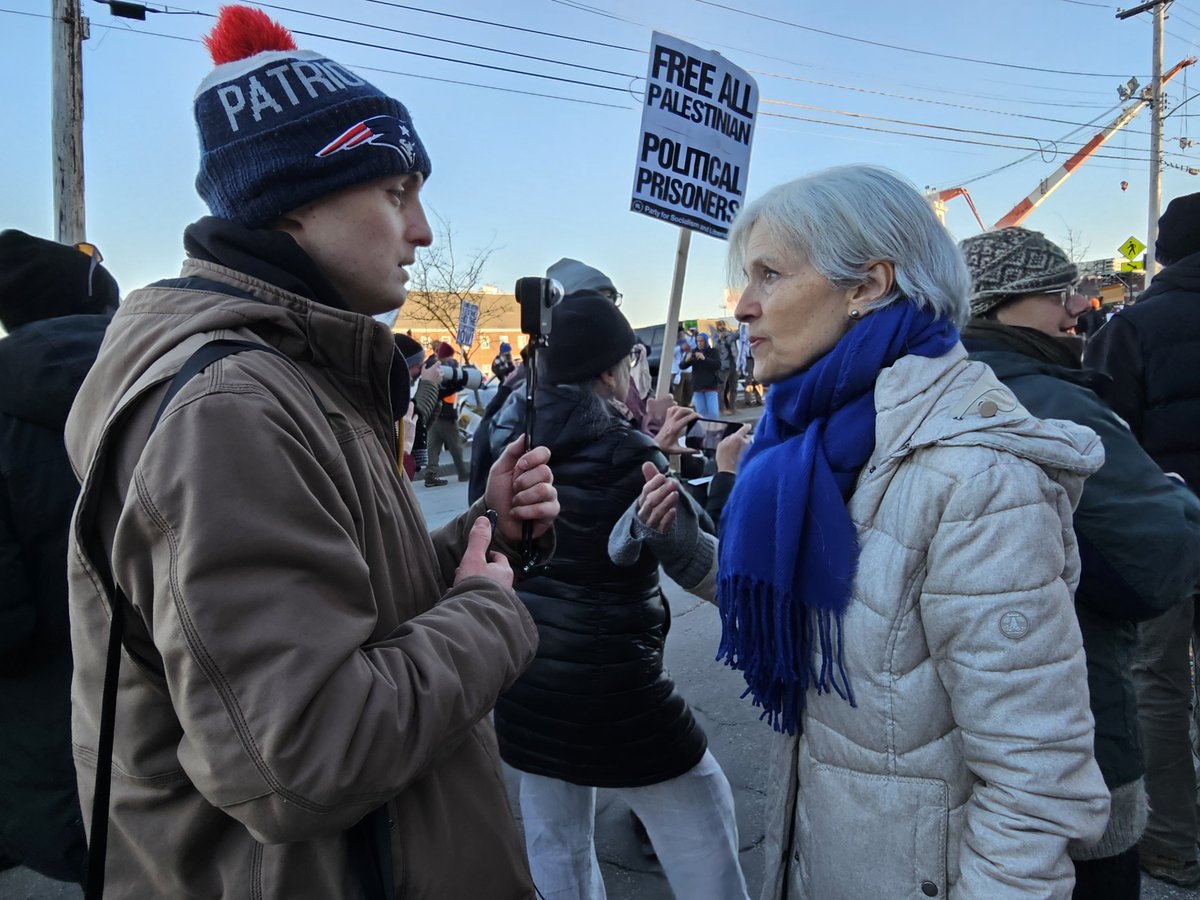 I joined a powerful action at Bath Iron Works shipyard to demand the US stop arming the genocide of Palestinians. Honored to join so many amazing activists in Maine!