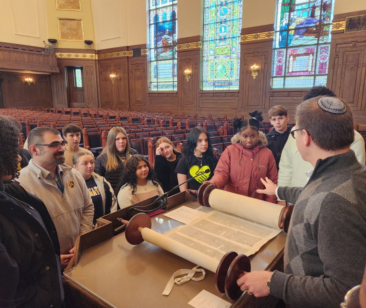 Learning with each other this Holiday season--Principal @ChuckMichael98 joined students in SA's Eradicate Hate club in an educational experience first at Rodef Shalom organized by @CWBPgh, and then at The Tree of Life for a special Remembrance ceremony organized by @LIGHT_init.