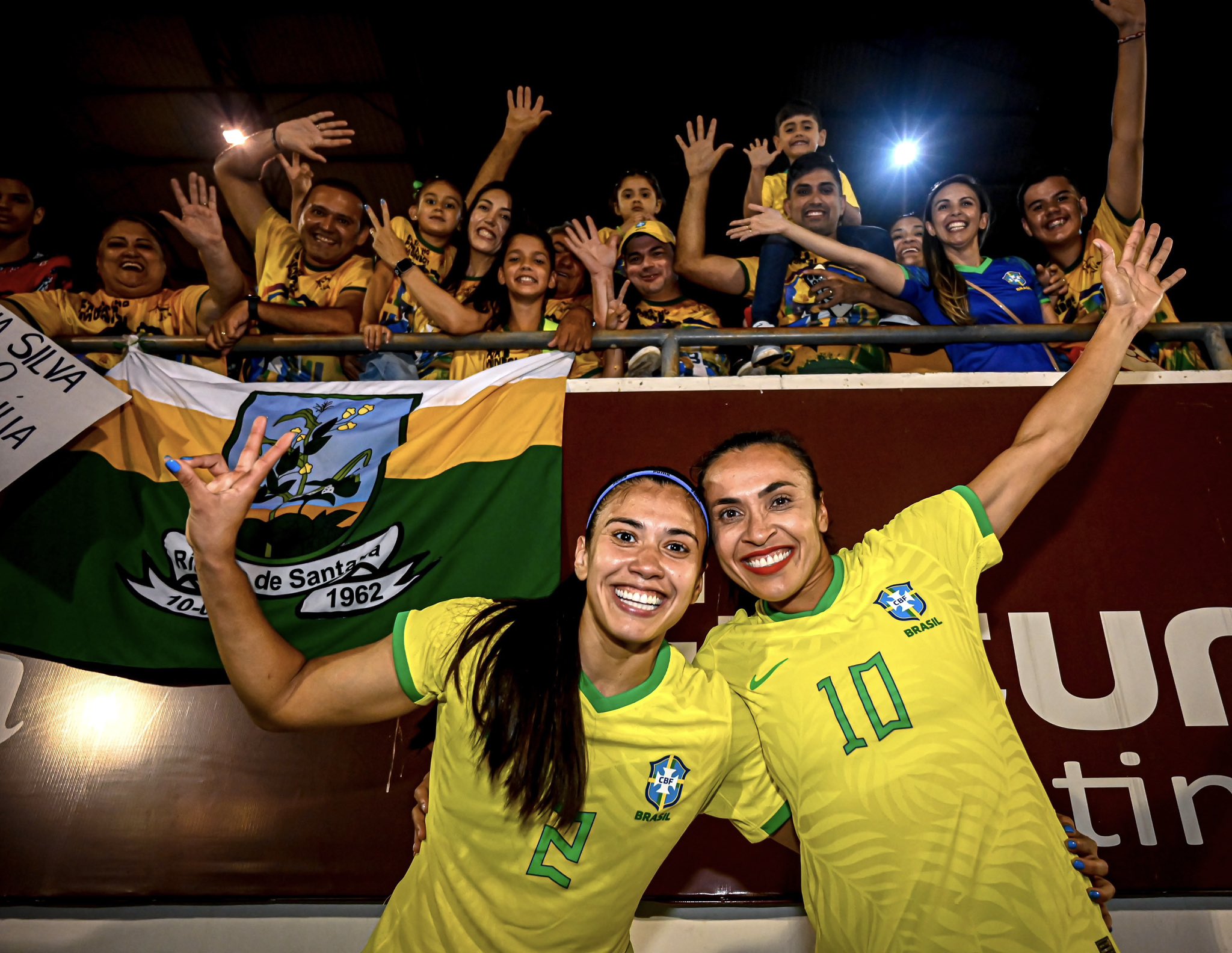 Seleção Feminina de Futebol on X: Bom dia, meu Brasil! 🇧🇷 Hoje tem  #GuerreirasDoBrasil em campo pelo segundo jogo do Torneio Internacional de Futebol  Feminino! Deixe sua mensagem positiva nos comentários e