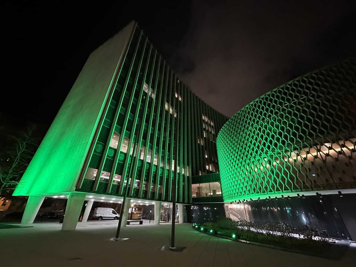 Hoy el edificio de la OPS en Washington DC se ilumina de verde para celebrar el Día de la #SaludUniversal.

ℹ️: paho.org/es/eventos/inv…

#UHCDay