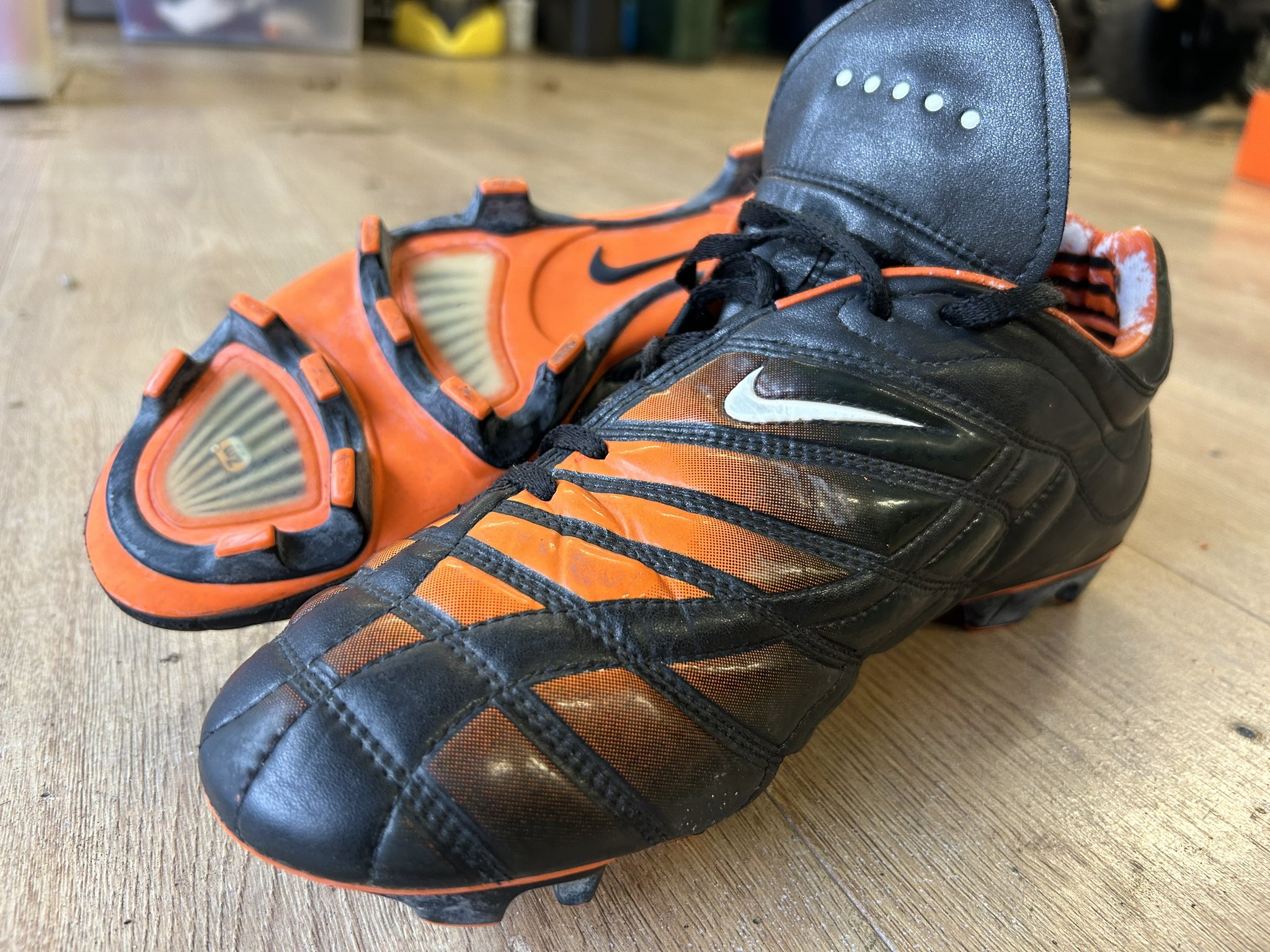 Nike total 90 i 2025