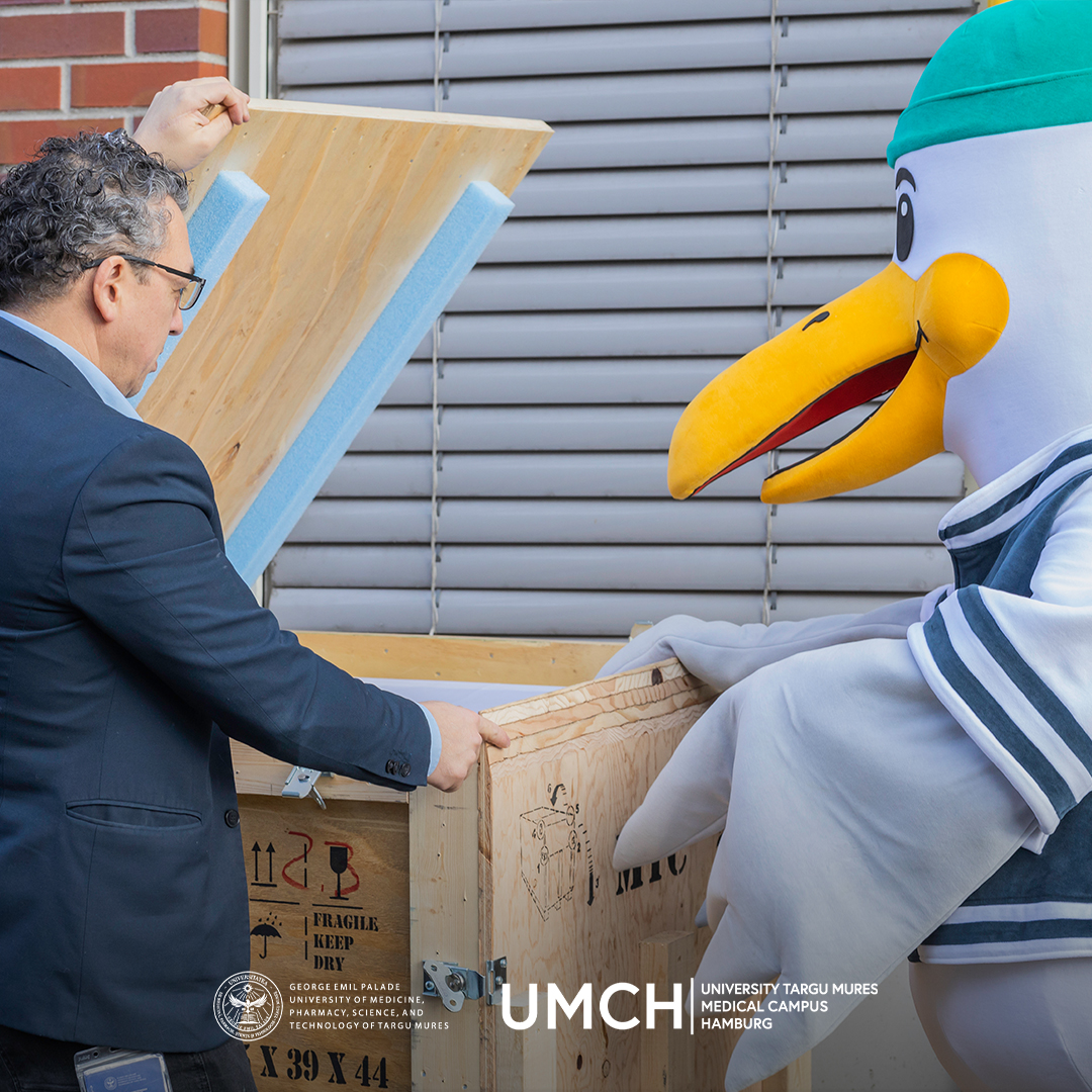 Anatomage's tweet image. Have a look at the exciting Anatomage Table delivery experience on the UMCH campus.

#anatomagetable #unboxing #anatomyeducation #anatomyandphysiology #meded #medtechnology