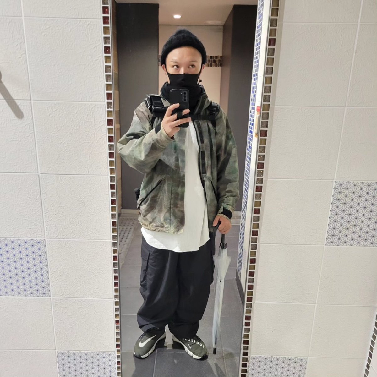 kusoyaro0812's tweet photo. 今日のクツ野郎
　〜フットスケープヲジさん【軽い雨の日ver.☂】編〜　

#ca4la #wildthings #uniqlo #uniqlou #nike #footscape #footscapemidutility #古着 #古着好きな人と繋がりたい #スニーカー好きな人と繋がりたい https://t.co/HxLMqPOb9q