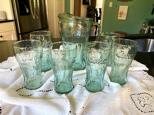 2SisTreas's tweet photo. A Complete Coca-Cola Green Glass Beverage Serving Set: 6 Tumblers, Pitcher + Round Embossed Trayhttps://etsy.me/3Tlp2w2 #glass #cocacolapitcher #cokepitcher #cocacolatumbler #cokeglassgreen #indianaglasscoke #cokecollectible #2sisterstreasuresco #2sisterstreasurestoo #etsyseller https://t.co/qC1G0iMzWv