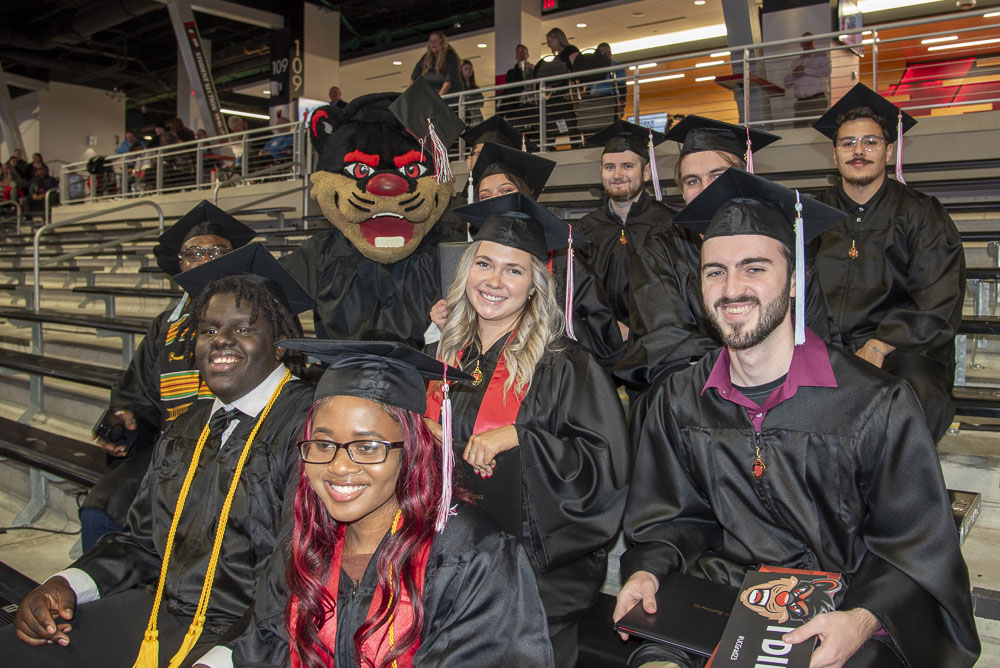 UCBlueAsh's tweet image. Wishing the Class of 2023 endless success and joy. 
You did it! 🎓🤩

📸Here are more photos of Fall Commencement! You can find other pictures on Instagram and Facebook!
#UCGrad23 #UCBlueAsh