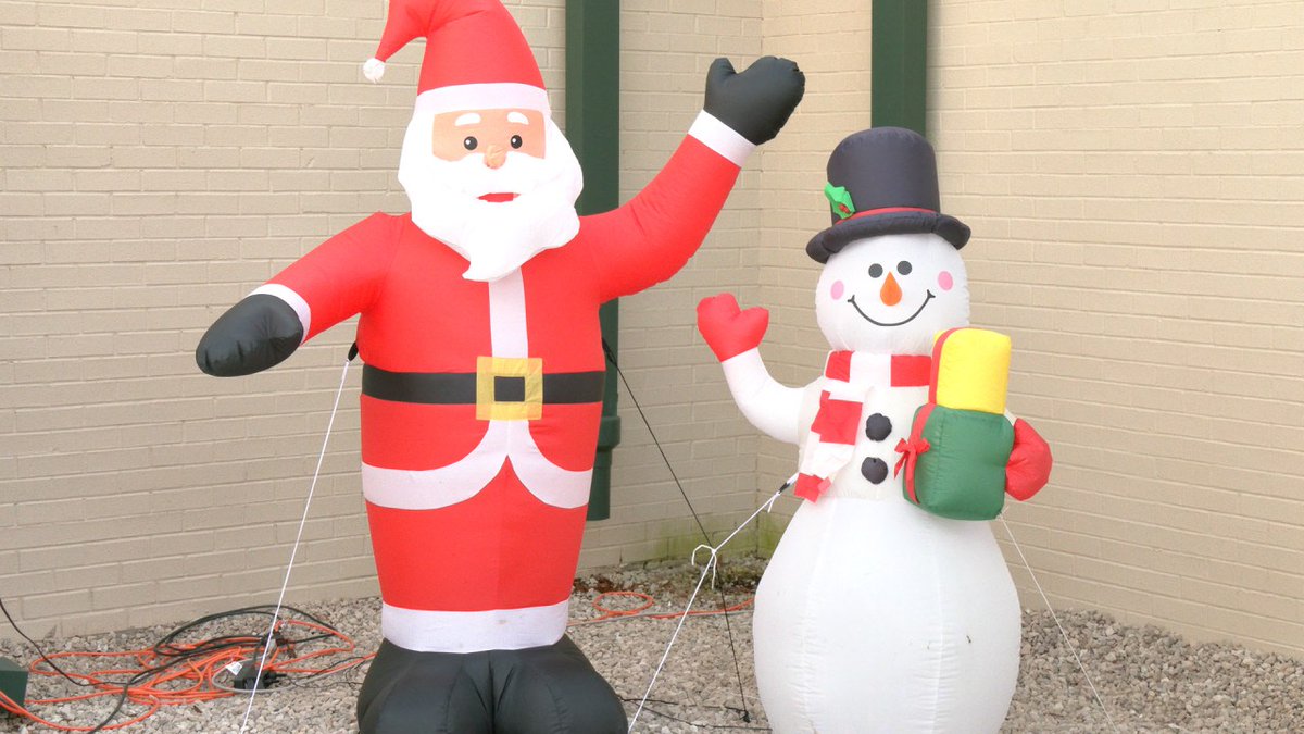 FLSheriffs's tweet image. No child will be left behind this Christmas, thanks to @Fcsofl's "Operation Christmas." This annual event delivers presents to children with incarcerated parents, ensuring every child experiences the magic of the season.

mypanhandle.com/news/local-new…